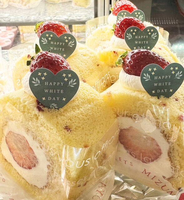 丸ごととちおとめロール